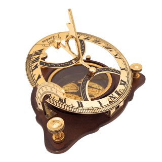 Zegar słoneczny z kompasem na drewnianej podstawie C064