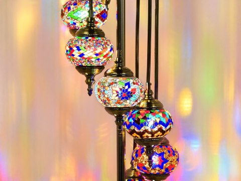 Lampa podłogowa - siedem kloszy, wielokolorowych