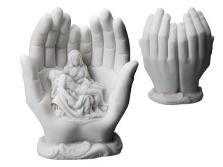 Pieta w dłoniach -alabaster grecki